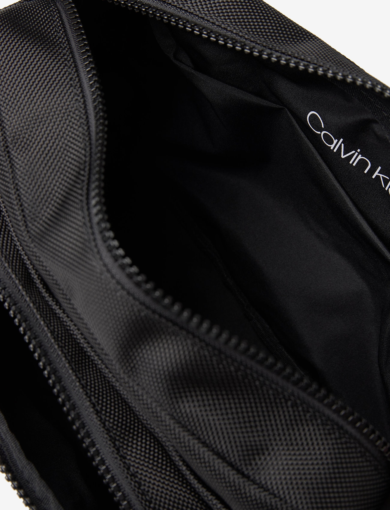 Calvin Klein - ULTIMATE NYLON CAMERA BAG - black - 4