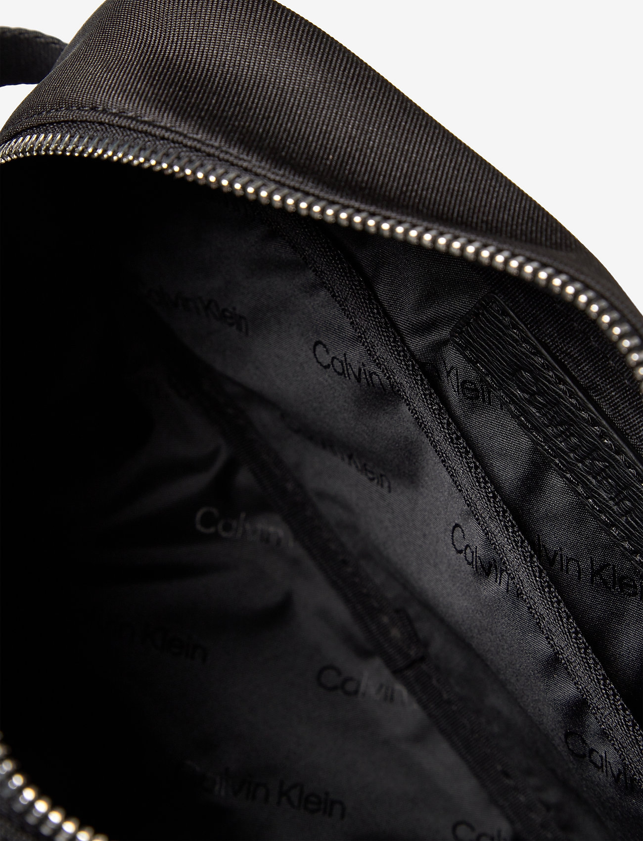 Calvin Klein - URBAN PRO WASHBAG - ck black - 3