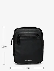 Calvin Klein - CK ELEVATED REPORTER S - shoulder bags - ck black - 5
