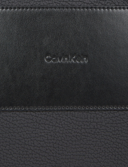 Calvin Klein - MODERN BAR WEEKENDER - laisvalaikio krepšiai - ck black - 8