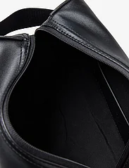 Calvin Klein - MONOGRAM SOFT WASHBAG - kosmetikos reikmenų krepšiai - black - 3