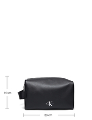 Calvin Klein - MONOGRAM SOFT WASHBAG - kosmetikos reikmenų krepšiai - black - 4