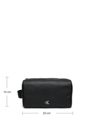 Calvin Klein - MONO HRDW RFID WASHBAG - kosmetikos reikmenų krepšiai - black - 5