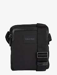 Calvin Klein - CK REMOTE PRO REPORTER S - shoulder bags - ck black - 0