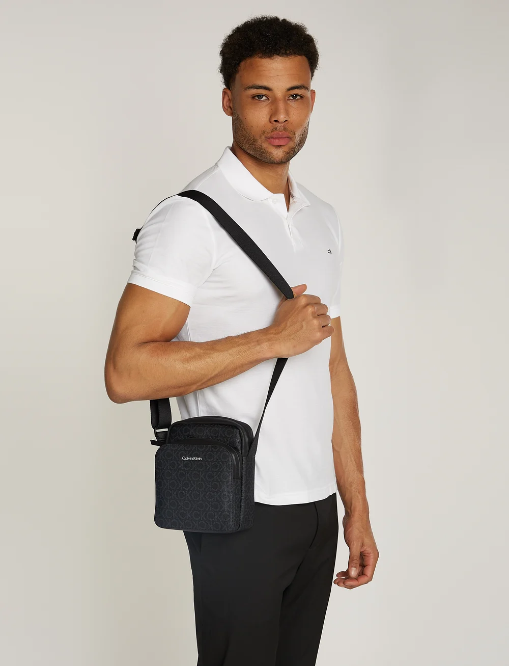Calvin Klein Ck Must Reporter S Mono Shoulder bags Boozt