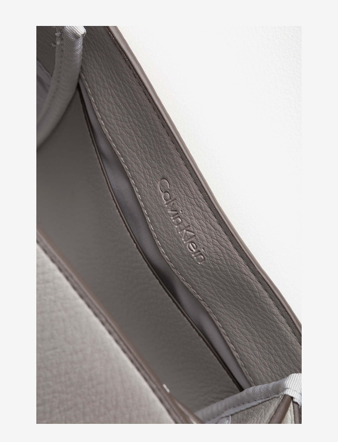 Calvin Klein - IREN3 FLAP CROSSBODY CB - surplus - 3