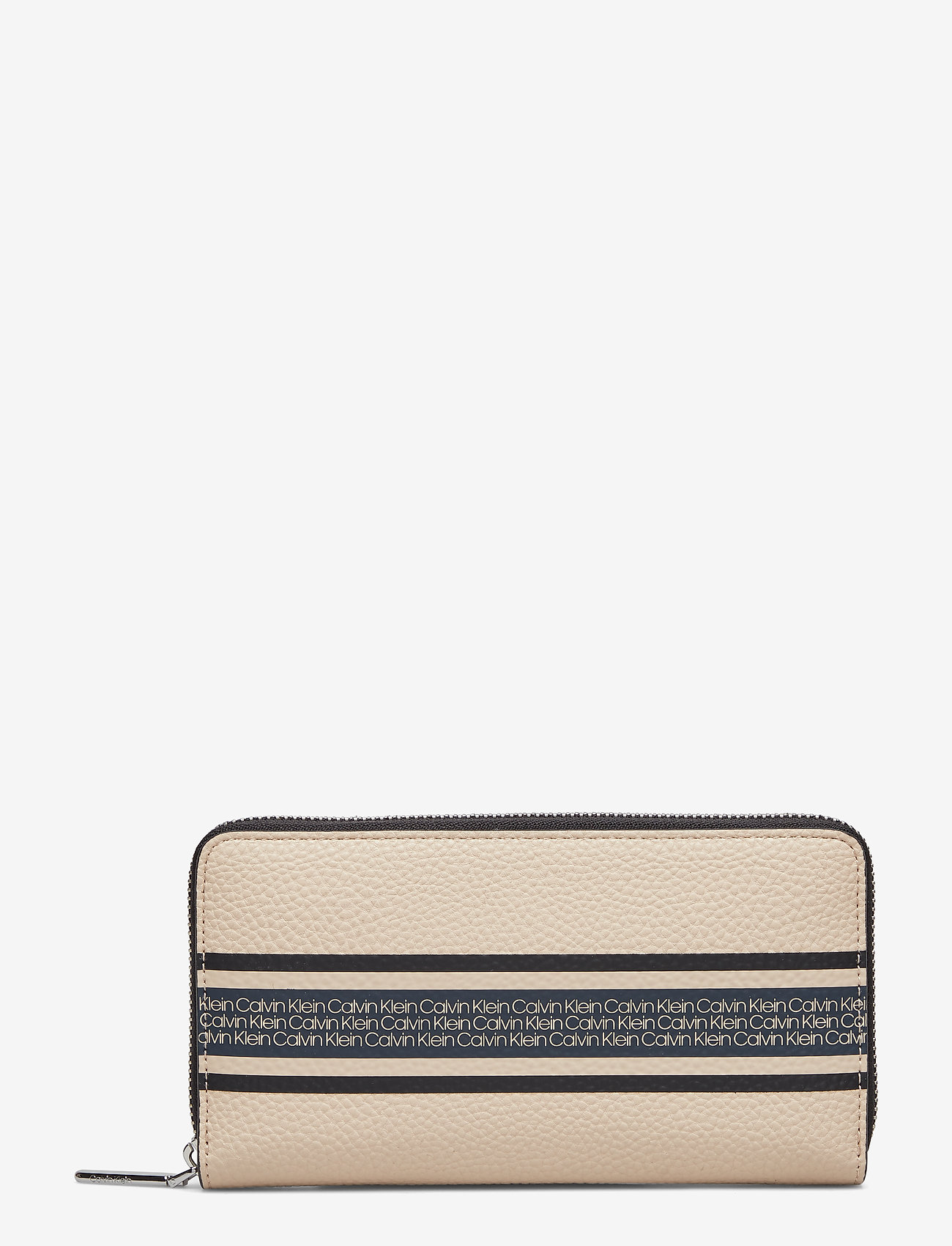 LIGHT SAND