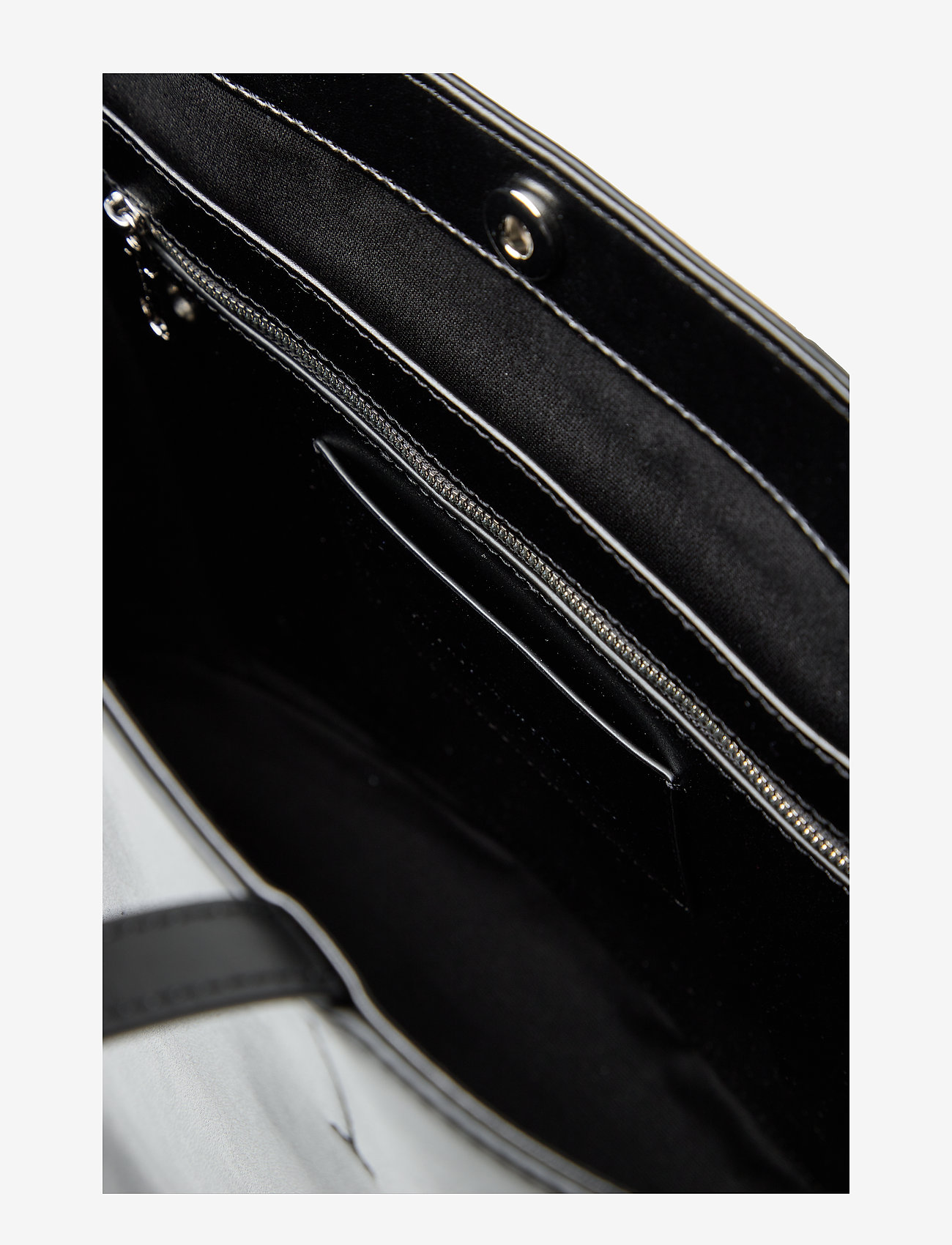 Calvin Klein - RIVET EW TOTE W/ ROU - black - 4