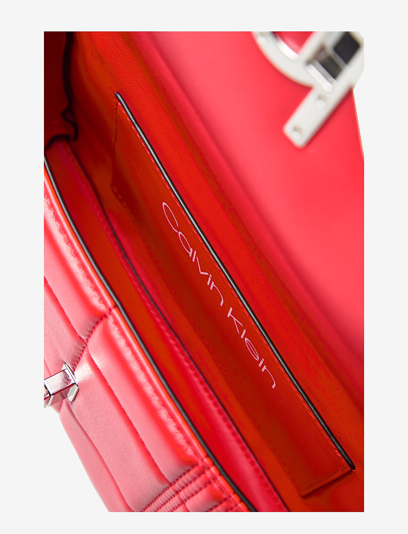 Calvin Klein - RE-LOCK FLAP XBODY Q - process red - 4