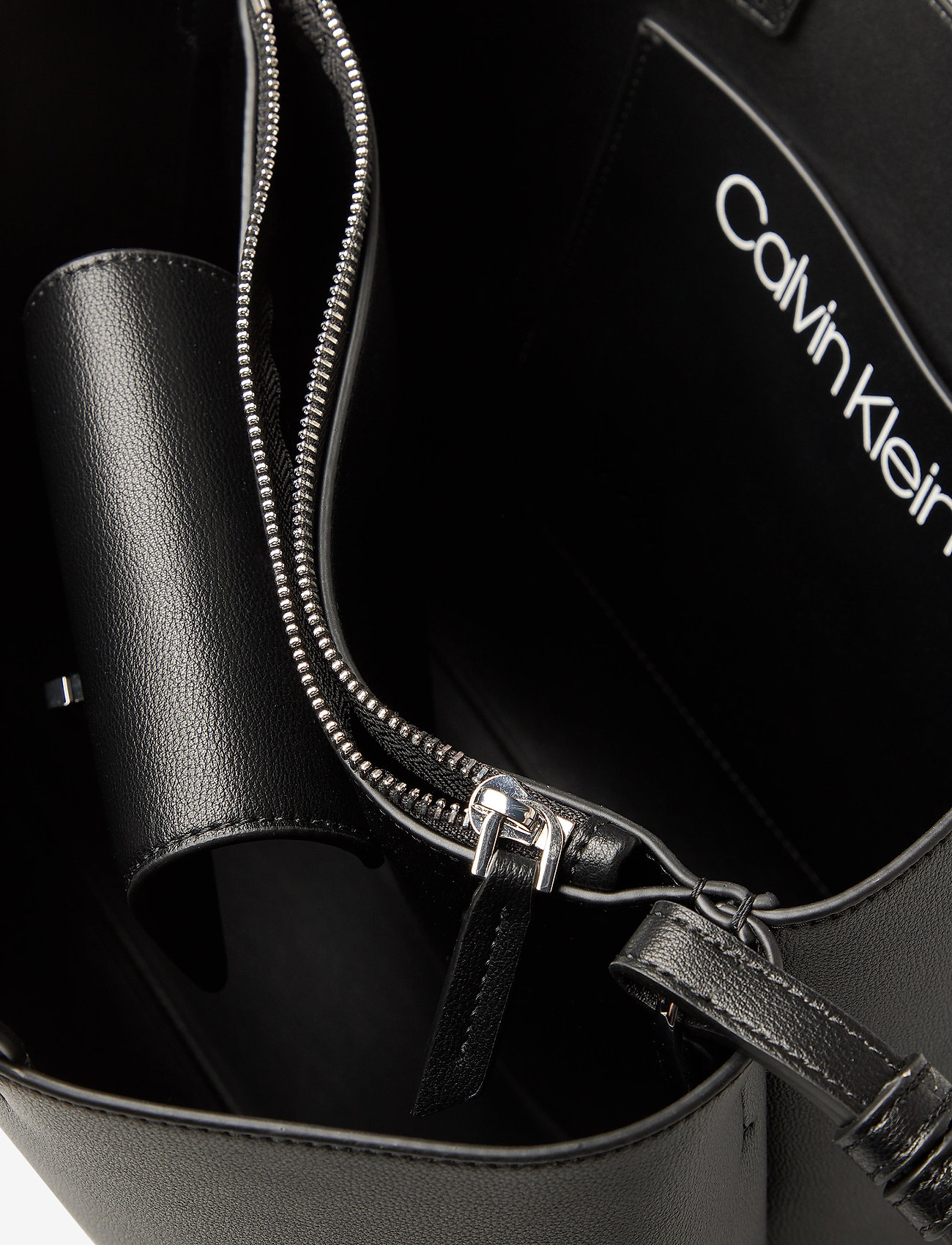 Calvin Klein - RE-LOCK TOTE MD - black - 4