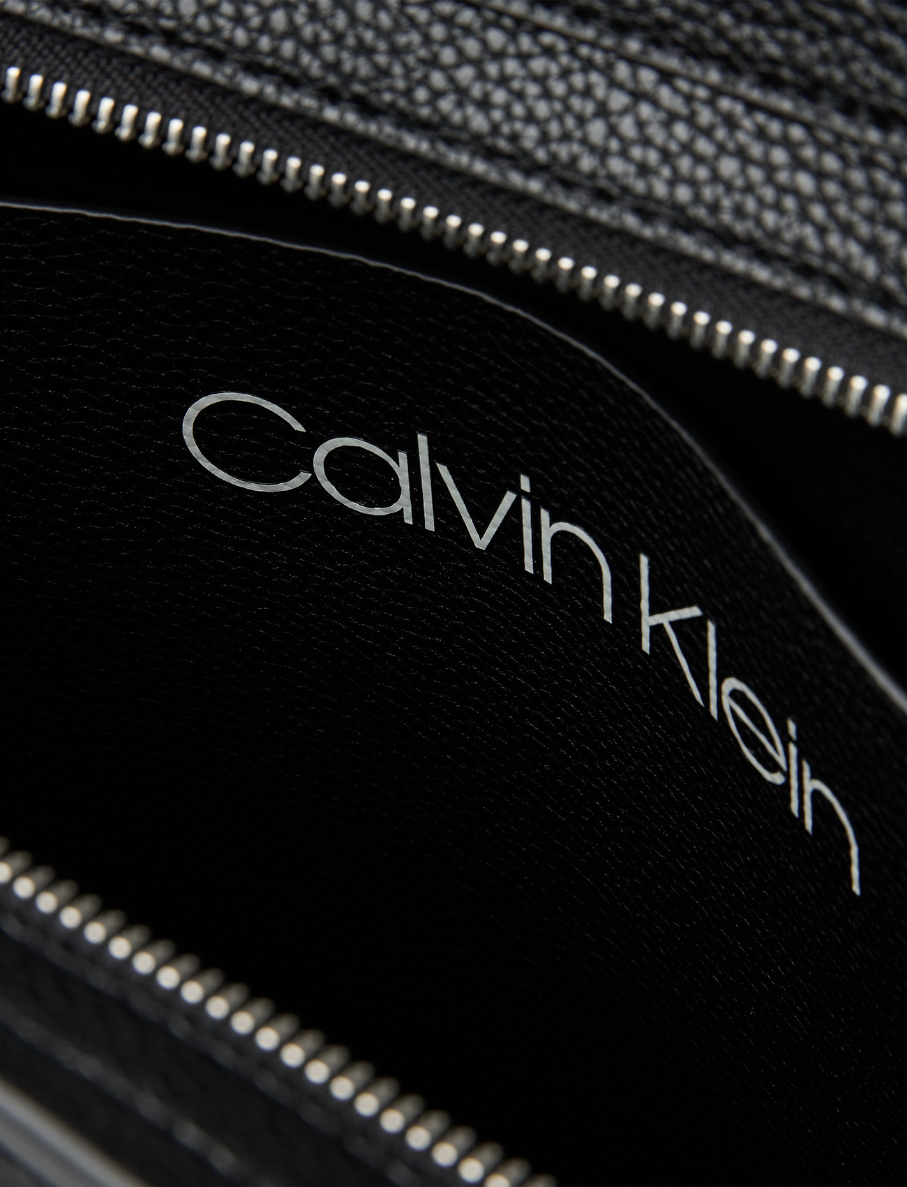 Calvin Klein - NEAT HOBO MD - black - 4