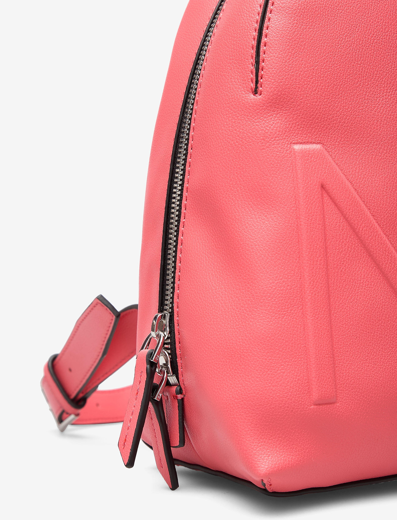 Calvin Klein - NY SHAPED BACKPACK SM - coral - 3
