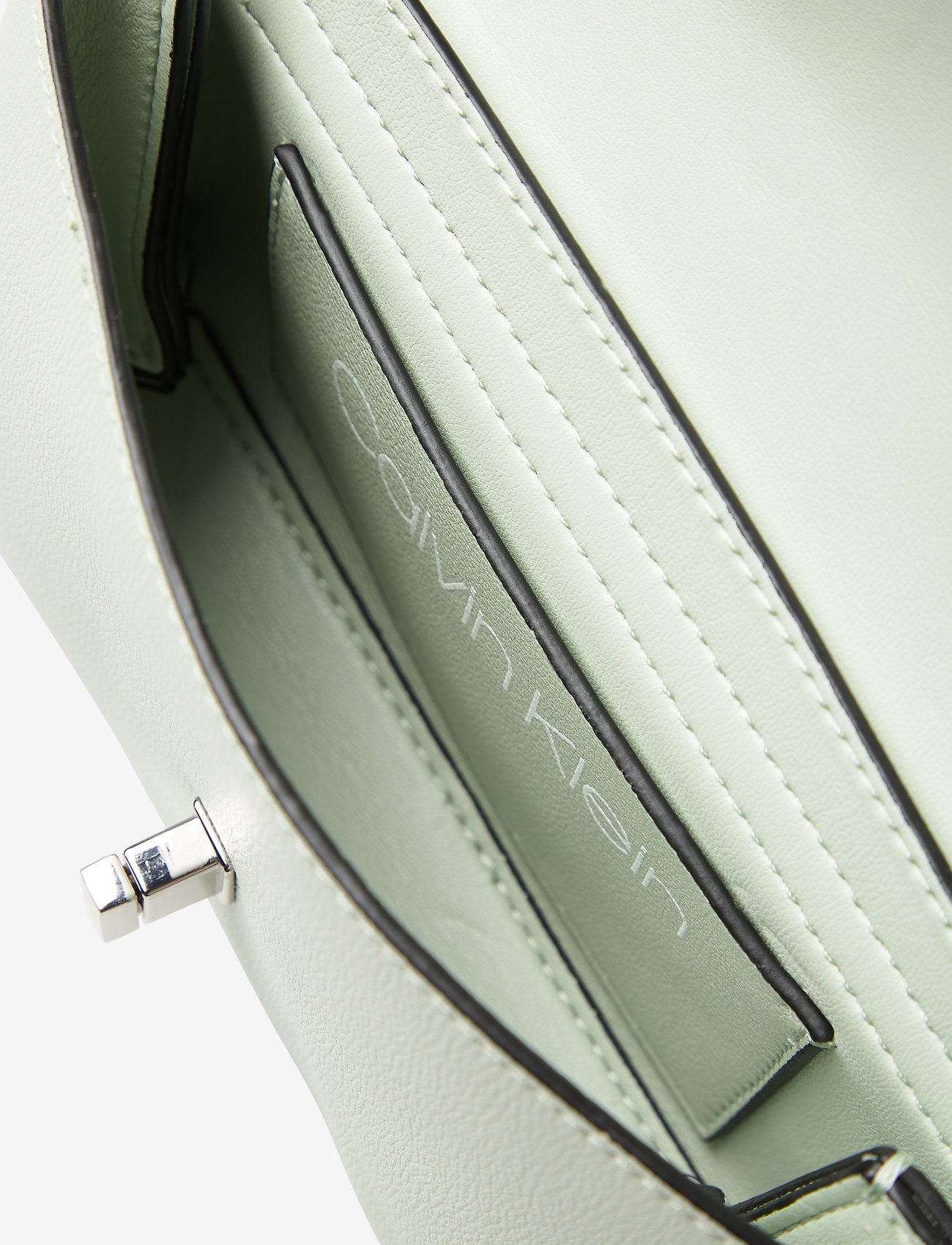 Calvin Klein - RE-LOCK FLAP CROSSBODY SM - petal green - 4