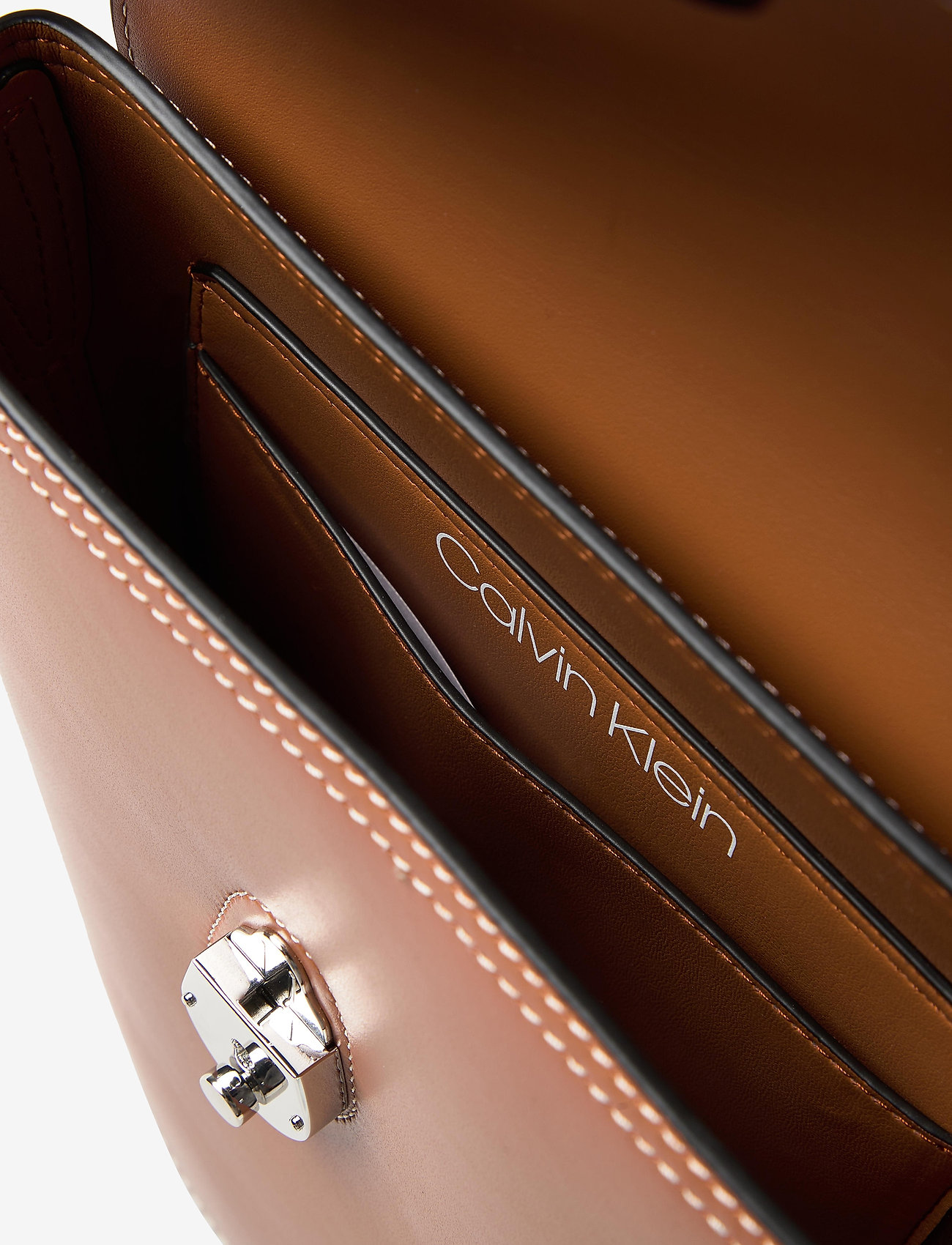 Calvin Klein - LOCK BUCKET SM - cuoio - 4