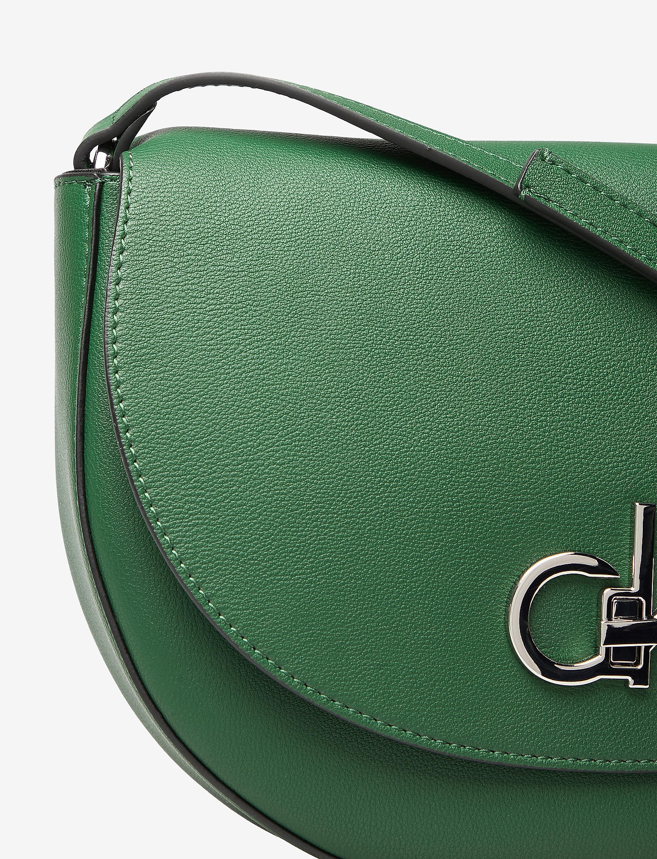 Calvin Klein - RE-LOCK SADDLE BAG - deep forest - 3