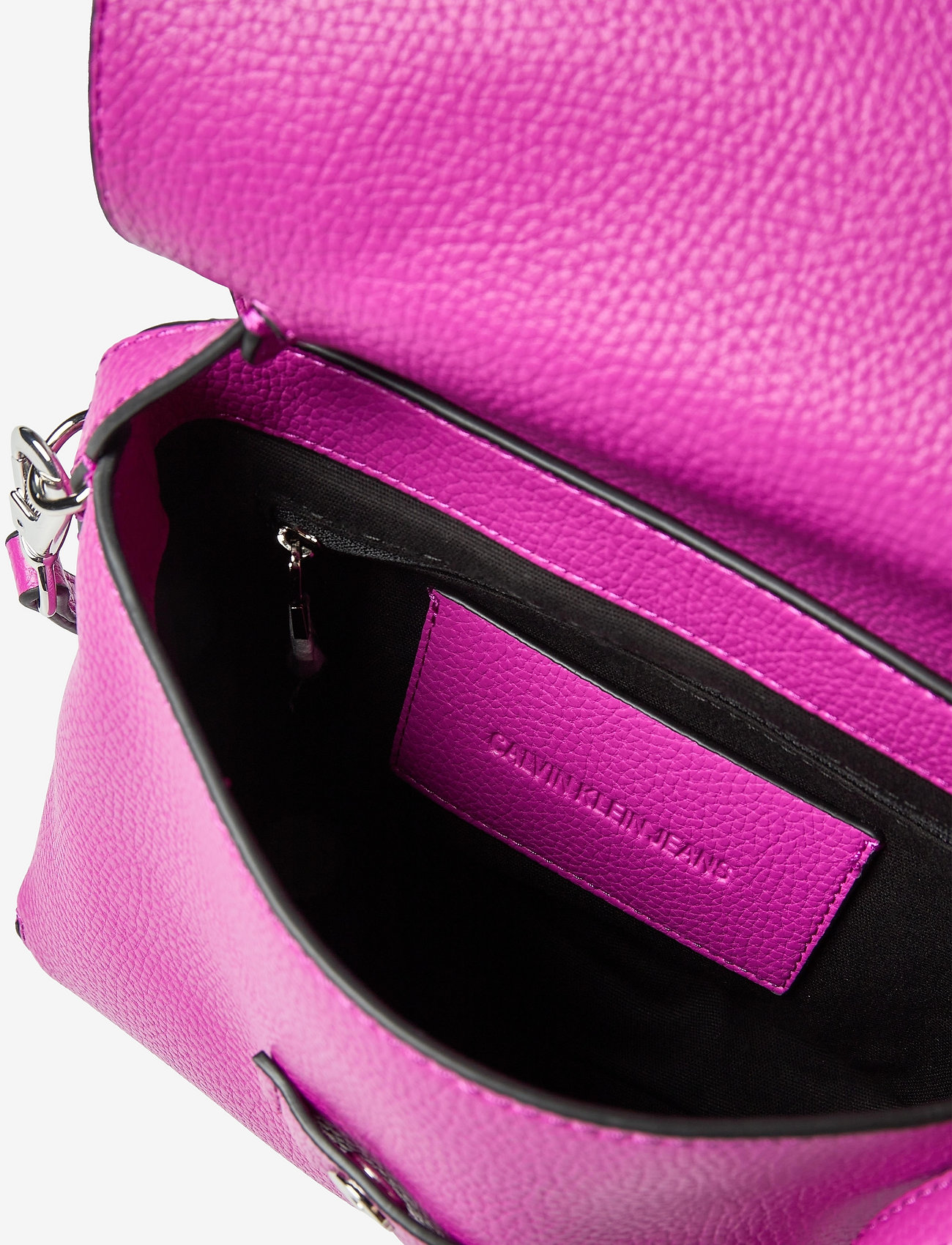 Calvin Klein - MINI TOP HANDLE - vivid viola - 4