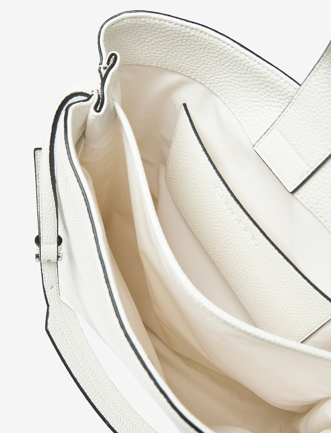 Calvin Klein - HOBO LG PF - white perf - 4