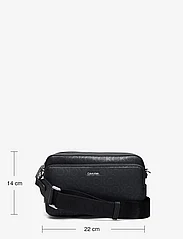 Calvin Klein - CK MUST CAMERA BAG LG EPI MONO - sünnipäevakingitused - black mono - 5