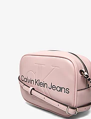 Calvin Klein - CAMERA BAG - bursdagsgaver - pale conch - 3