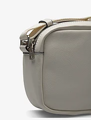 Calvin Klein - ULTRALIGHT DBLZIPCAMERA BAG21 PU - väskor - ivory - 3