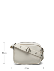 Calvin Klein - ULTRALIGHT DBLZIPCAMERA BAG21 PU - väskor - ivory - 5
