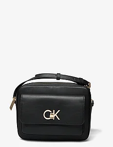 RE-LOCK CAMERA BAG W/FLAP, Calvin Klein