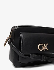 Calvin Klein - RE-LOCK CAMERA BAG W/FLAP - birthday gifts - ck black - 3