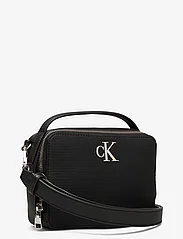 Calvin Klein - MINIMAL MONOGRAM CAMERA BAG18 T - vakarėlių drabužiai išparduotuvių kainomis - black - 2