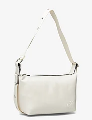 Calvin Klein - ULTRALIGHT SHOULDER BAG22 PU - ballīšu apģērbs par outlet cenām - ivory - 2