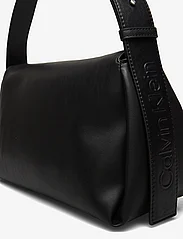 Calvin Klein - GRACIE SHOULDER BAG - festklær til outlet-priser - ck black - 3