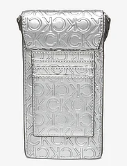 Calvin Klein - CK MUST PHONE POUCH XBODY_EMB - mobilskal - silver emb/deb - 1
