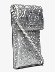 Calvin Klein - CK MUST PHONE POUCH XBODY_EMB - prezenty urodzinowe - silver emb/deb - 2