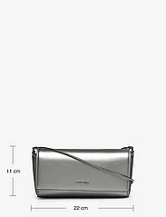 Calvin Klein - CK EVENING CROSSBODY MINI BAG - ballīšu apģērbs par outlet cenām - silver - 5