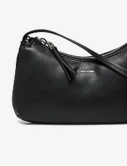 Calvin Klein - CK MUST SOFT CROSSBODY BAG - dzimšanas dienas dāvanas - ck black - 3