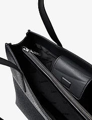 Calvin Klein - CK MUST SHOPPER MD_EPI MONO - pirkinių krepšiai - black epi mono - 4