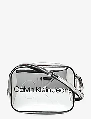 Calvin Klein - SCULPTED CAMERA BAG18 MONO S - torebki crossbody - silver - 0