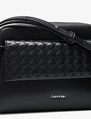 Calvin Klein - CALVIN MINI QUILT CAMERA BAG - dzimšanas dienas dāvanas - ck black - 3