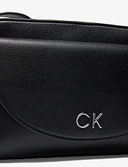 Calvin Klein - CK DAILY CAMERA BAG PEBBLE - sünnipäevakingitused - ck black - 3
