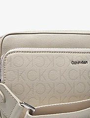 Calvin Klein - CK MUST CAMERA BAG_EPI MONO - gimtadienio dovanos - stoney beige - 3