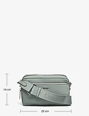 Calvin Klein - CK MUST CAMERA BAG - festtøj til outletpriser - pigeon - 5
