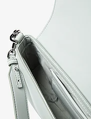 Calvin Klein - CK MUST SHOULDER BAG - geburtstagsgeschenke - pigeon - 4