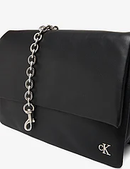 Calvin Klein - MICRO MONO CHAIN EW FLAP25 - birthday gifts - black - 3