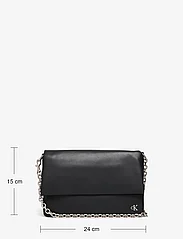 Calvin Klein - MICRO MONO CHAIN EW FLAP25 - birthday gifts - black - 5