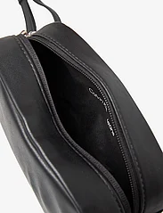 Calvin Klein - MICRO MONO CHAIN CAMERA BAG18 - feestelijke kleding voor outlet-prijzen - black - 4
