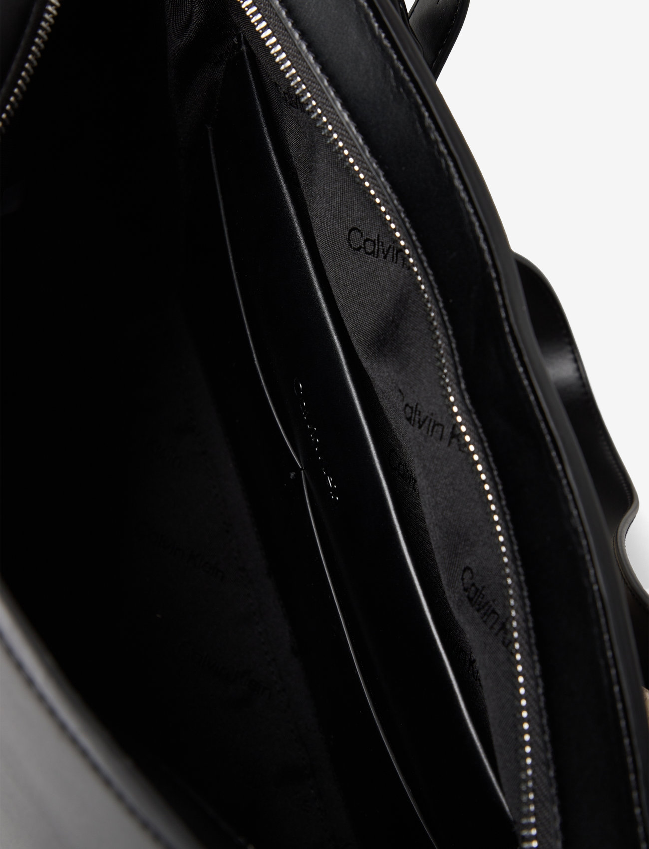 Calvin Klein - EMBOSSED LOGO MEDIUM TOTE - ck black - 4