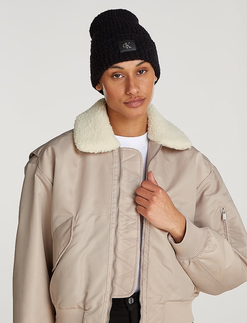 Calvin Klein - HARDWARE BEANIE - mössor - black - 0