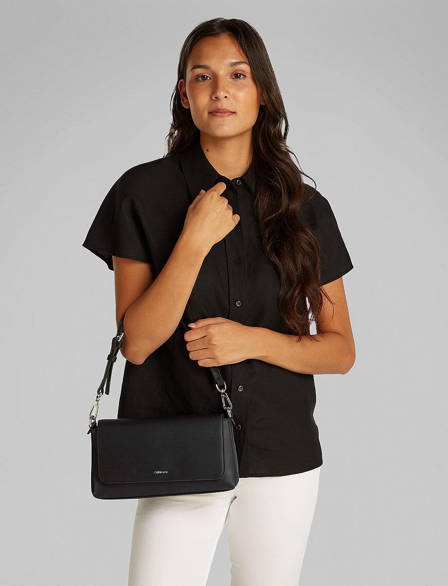 Calvin Klein - CK MUST CONVERTIBLE SHOULDER BAG - skuldertasker - ck black - 0