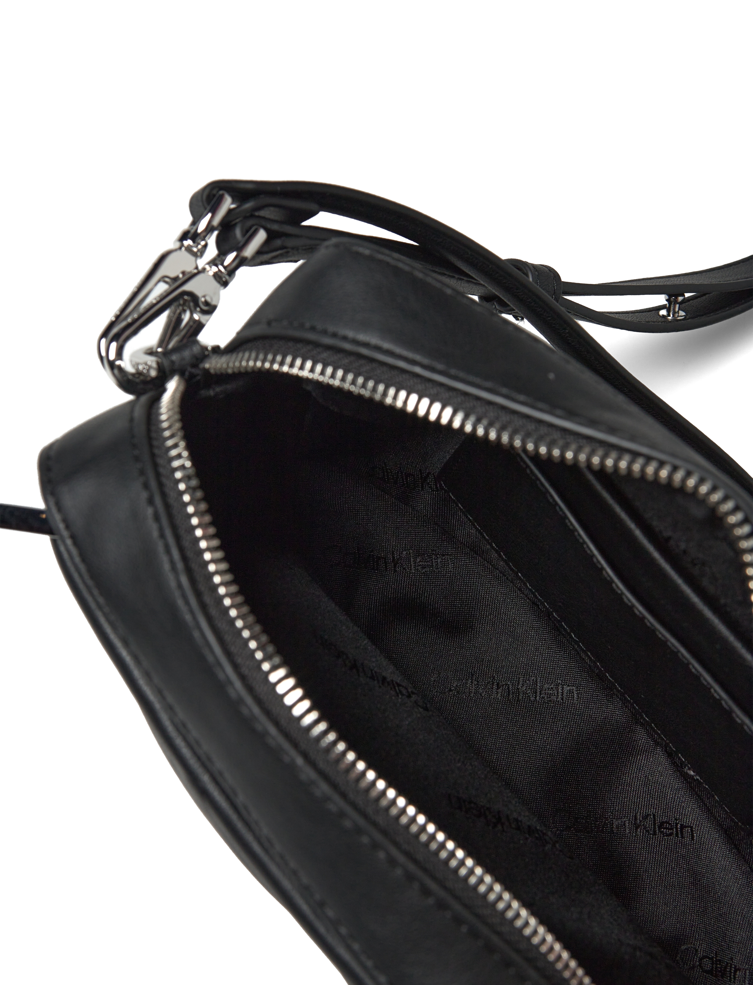 Calvin Klein - DIAMOND QUILT CAMERA BAG W/PKT - ck black - 5