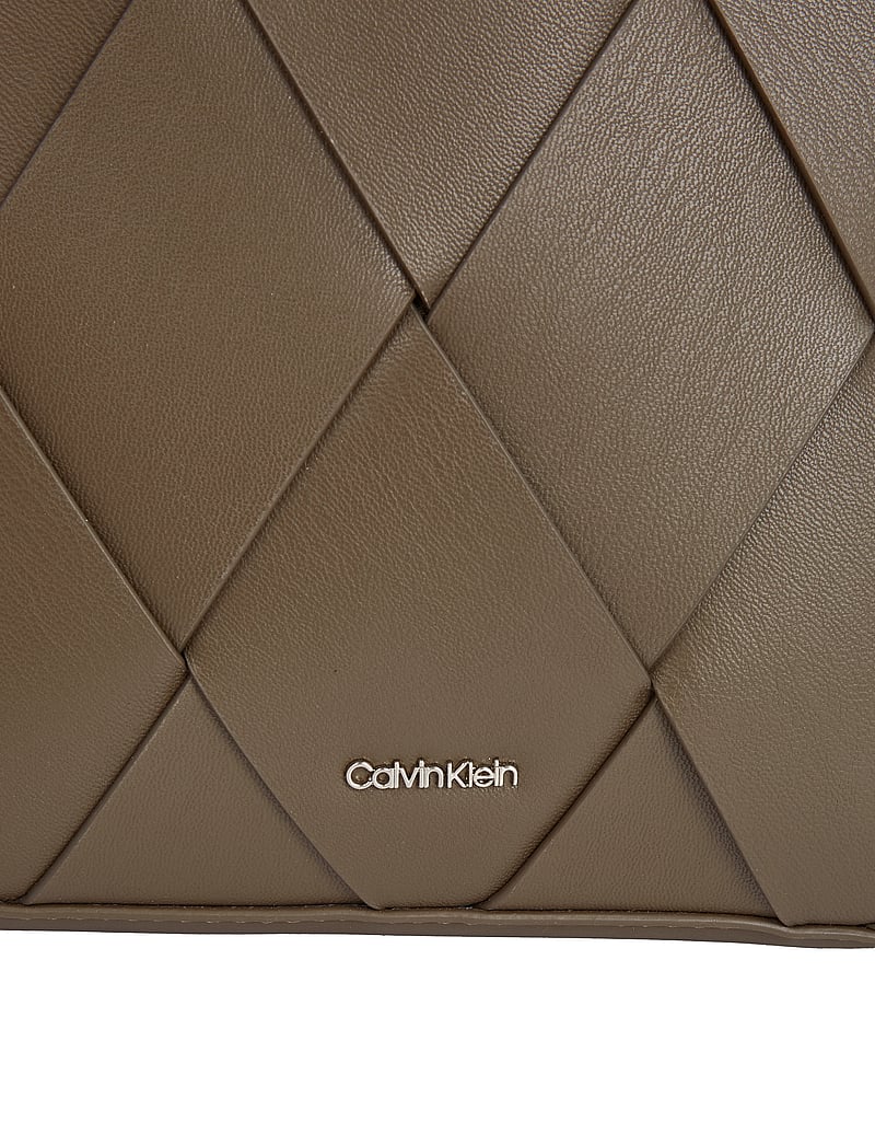 Calvin Klein - CK WOVEN SQUARE CROSSBODY - umhängetaschen - teak - 3