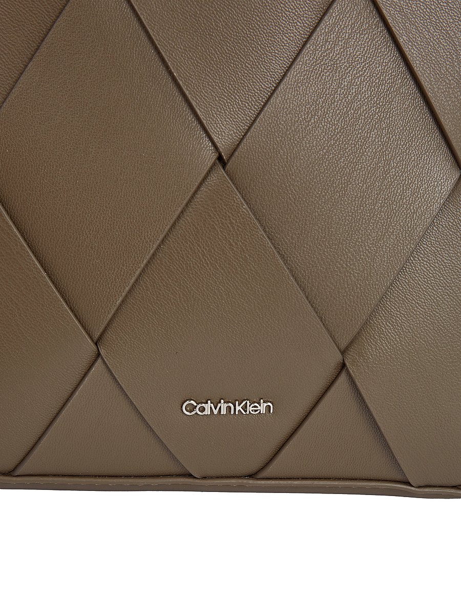 Calvin Klein - CK WOVEN SQUARE CROSSBODY - umhängetaschen - teak - 3